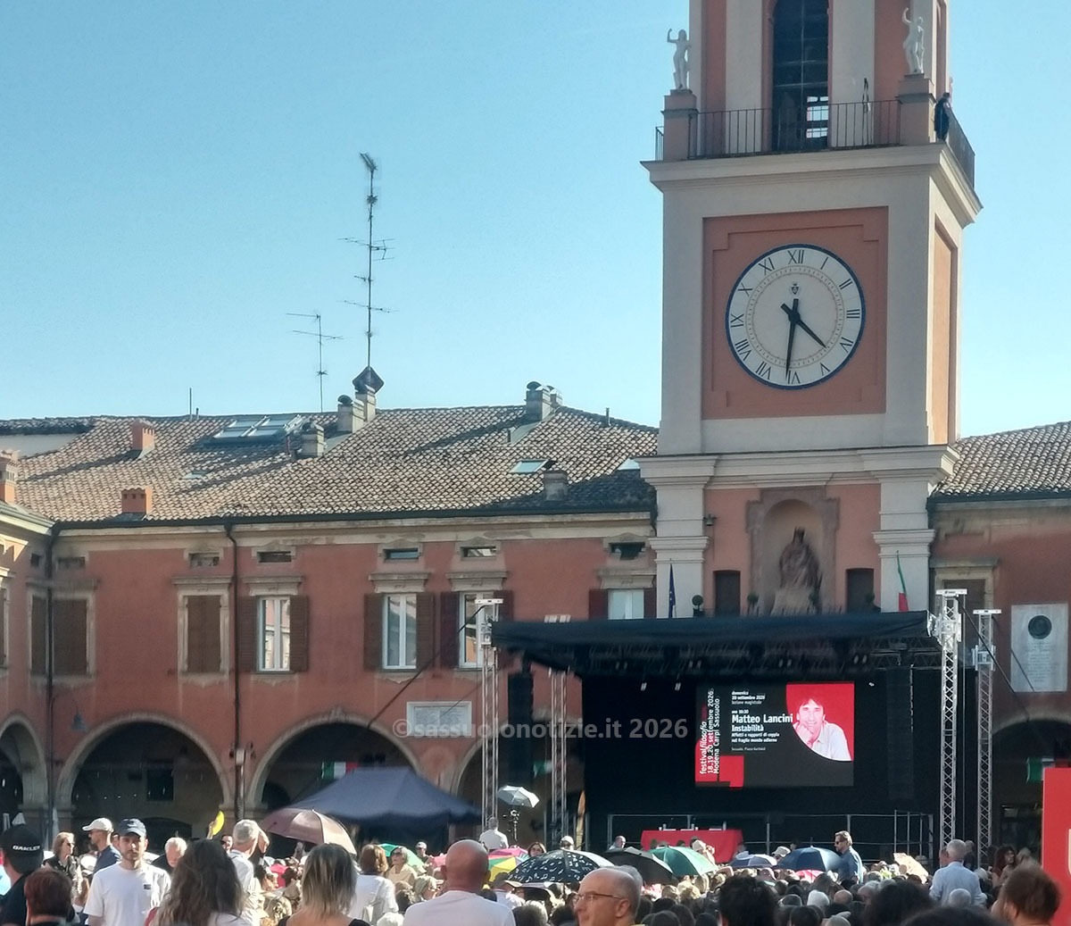 Festivalfilosofia a Sassuolo. Piazza gremita e lunghe code per Matteo Lancini e Michela Marzano. Stessa cosa a Modena e Carpi